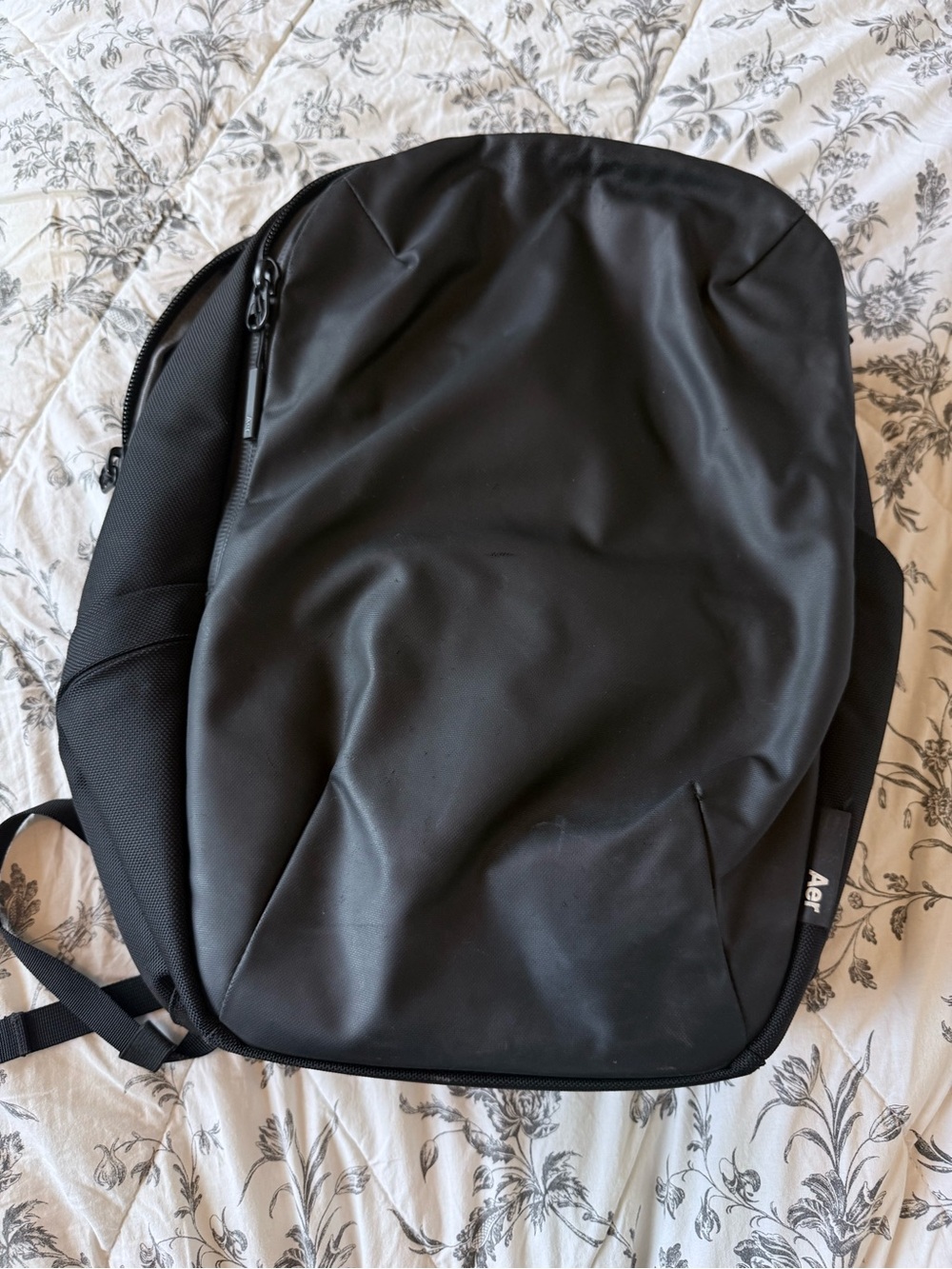 AER Black Minimalist Everyday Backpack